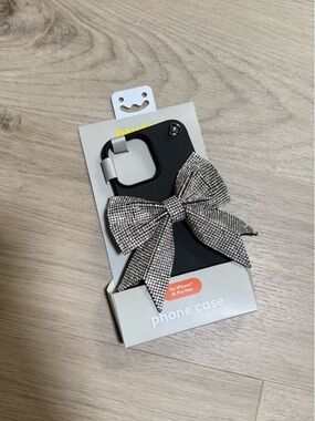 Stylish Black Phone Case with Rhinestone Bow for iPhone 16 pro max
